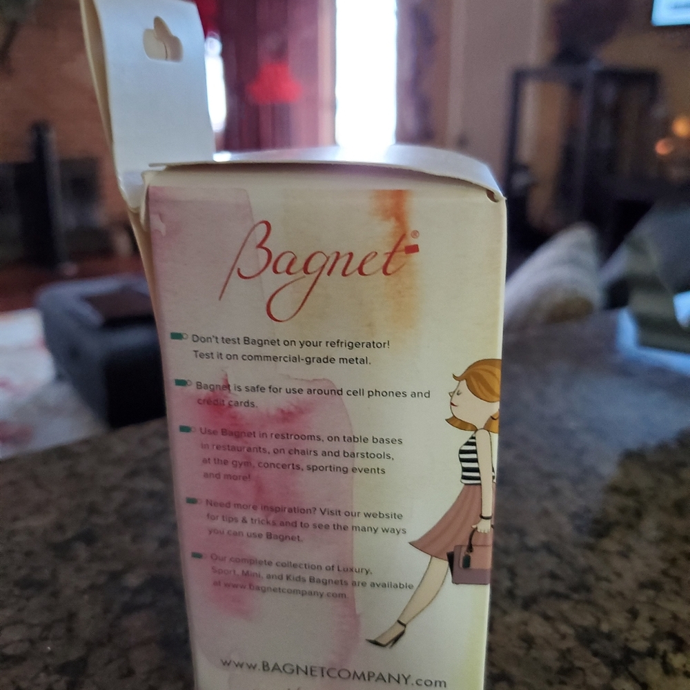 Bagnet (purse magnet)